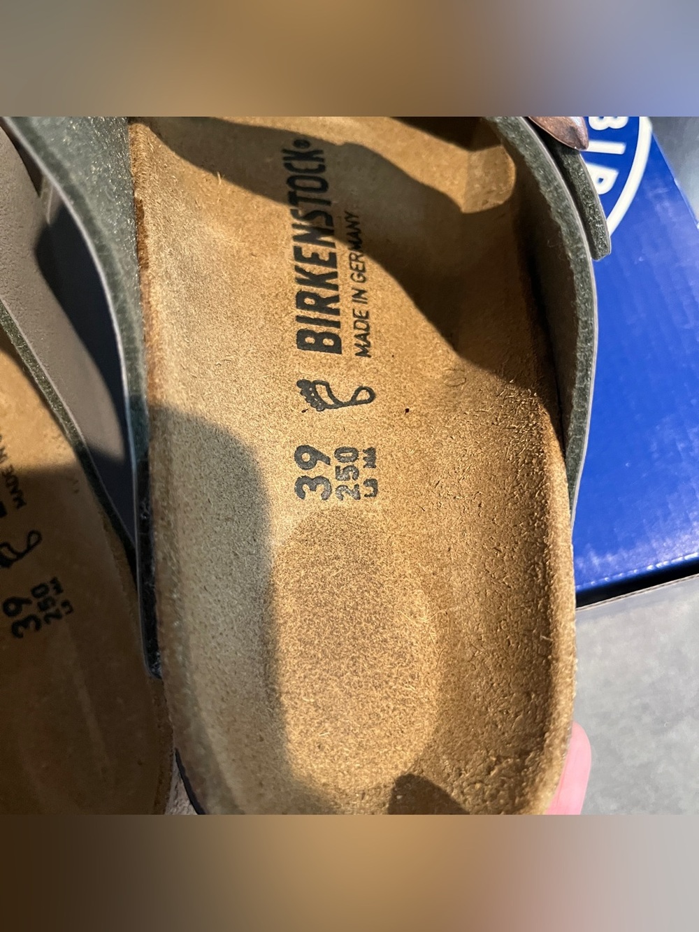 Birkenstock Women’s Arizona Sandals Stone Size 8 US 39 EU - Picture 12 of 14
